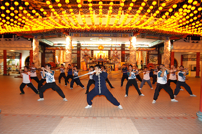天后宫练习陈式太极拳 Students practicing Chenshi Taijiquan (Taichi) at Thean Hou Temple, Kuala Lumpur